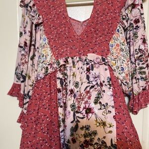 GiGiO floral, light weight top